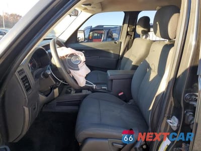 Zdjęcie 7 z 14 samochodu: 2011 JEEP LIBERTY SPORT VIN:1J4PN2GK2BW595348 - miniatura