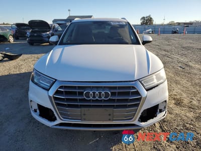 Piąte zdjęcie samochodu w środku: 2018 AUDI Q5 PREMIUM VIN:WA1ANAFY5J2150520 - miniatura