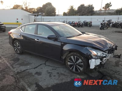 Czwarte zdjęcie samochodu z boku: 2022 NISSAN ALTIMA SV VIN:1N4BL4DV5NN304065 - miniatura