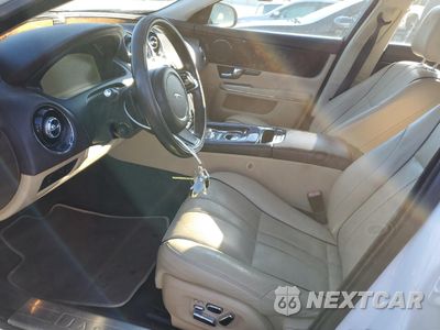 Zdjęcie 7 z 12 samochodu: 2011 JAGUAR XJ VIN:SAJWA1CB6BLV05991 - miniatura