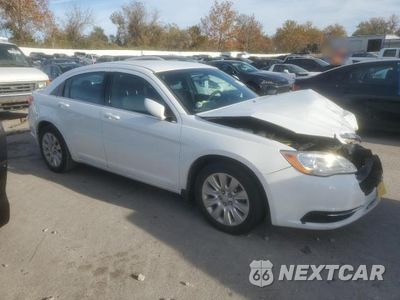 Czwarte zdjęcie samochodu z boku: 2013 CHRYSLER 200 LX VIN:1C3CCBAB4DN676478 - miniatura