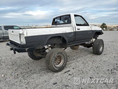 Trzecie zdjęcie samochodu z tyłu: 1991 TOYOTA PICKUP 1/2 TON SHORT WHEELBASE DLX VIN:JT4VN01D5M0003555 - miniatura