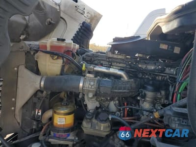 Zdjęcie 7 z 10 samochodu: 2015 FREIGHTLINER CASCADIA SEMI TRUCK VIN:1FUBGEDV4FLGH4769 - miniatura