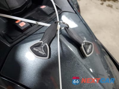 Zdjęcie 8 z 10 samochodu: 2018 CAN-AM SPYDER ROADSTER RT VIN:2BXNBDD29JV004176 - miniatura