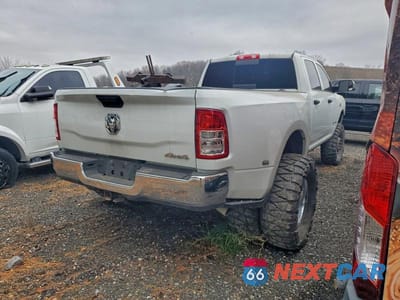 Trzecie zdjęcie samochodu z tyłu: 2020 RAM 3500 TRADESMAN VIN:3C63RRGL5LG187170 - miniatura