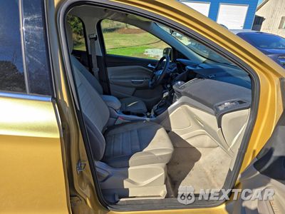 Piąte zdjęcie samochodu w środku: 2015 FORD ESCAPE SE VIN:1FMCU0GX6FUB41155 - miniatura