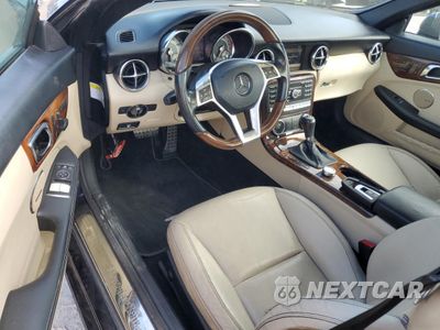 Zdjęcie 8 z 12 samochodu: 2012 MERCEDES-BENZ SLK 250 VIN:WDDPK4HA8CF035406 - miniatura