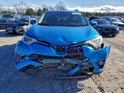 Piąte zdjęcie samochodu w środku: 2017 TOYOTA RAV4 XLE VIN:JTMWFREVXHJ101232 - miniatura