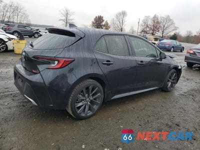 Trzecie zdjęcie samochodu z tyłu: 2024 TOYOTA COROLLA XSE VIN:JTNC4MBE7R3219949 - miniatura