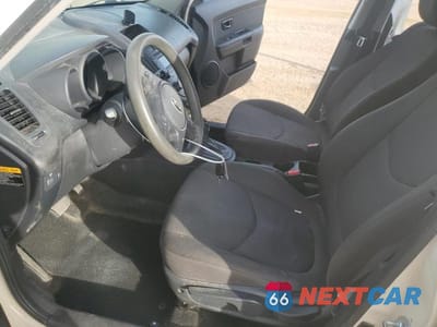 Zdjęcie 7 z 12 samochodu: 2013 KIA SOUL BASE VIN:KNDJT2A58D7489567 - miniatura