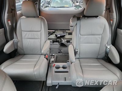 Zdjęcie 10 z 12 samochodu: 2015 TOYOTA SIENNA XLE VIN:5TDYK3DC2FS684669 - miniatura