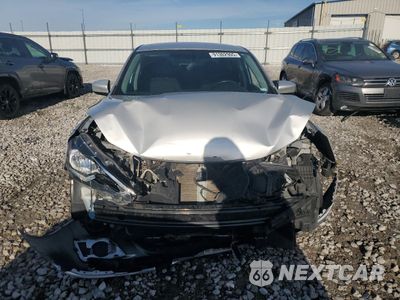 Piąte zdjęcie samochodu w środku: 2019 NISSAN SENTRA S VIN:3N1AB7AP0KL626580 - miniatura