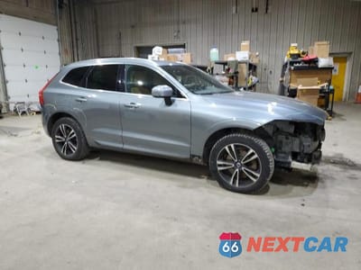 Czwarte zdjęcie samochodu z boku: 2018 VOLVO XC60 T6 MOMENTUM VIN:YV4A22RK3J1094253 - miniatura