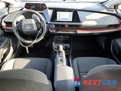 Zdjęcie 8 z 13 samochodu: 2026 TOYOTA PRIUS SE VIN:JTDACACU1T3056855 - miniatura