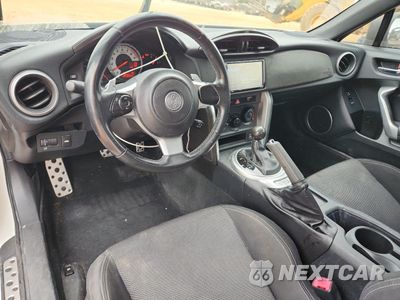 Zdjęcie 8 z 15 samochodu: 2017 TOYOTA 86 BASE VIN:JF1ZNAA12H8711417 - miniatura