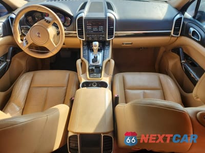 Zdjęcie 8 z 12 samochodu: 2011 PORSCHE CAYENNE VIN:WP1AA2A2XBLA07485 - miniatura