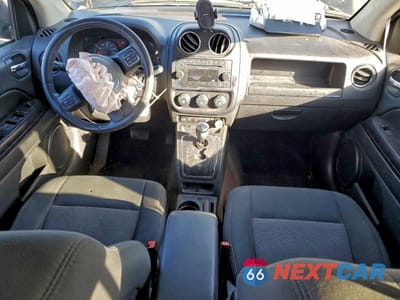 Zdjęcie 8 z 12 samochodu: 2013 JEEP COMPASS LATITUDE VIN:1C4NJDEB5DD280999 - miniatura