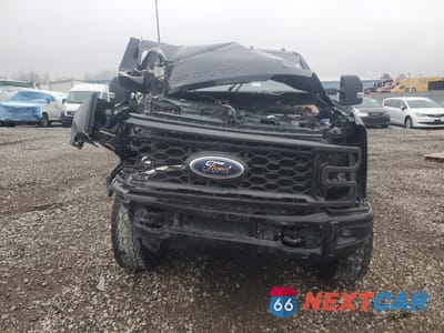 Piąte zdjęcie samochodu w środku: 2023 FORD F250 SUPER DUTY VIN:1FT8W2BM0PEE10629 - miniatura