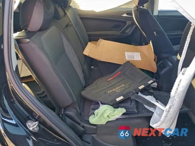 Zdjęcie 11 z 12 samochodu: 2018 VOLKSWAGEN TIGUAN S VIN:3VV1B7AX5JM037399 - miniatura