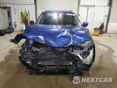 Piąte zdjęcie samochodu w środku: 2017 NISSAN ROGUE S VIN:KNMAT2MV5HP538208 - miniatura