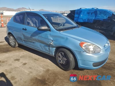 Czwarte zdjęcie samochodu z boku: 2008 HYUNDAI ACCENT GS VIN:KMHCM36C78U081440 - miniatura