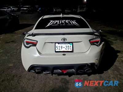 Zdjęcie 6 z 14 samochodu: 2017 TOYOTA 86 BASE VIN:JF1ZNAA17H9707227 - miniatura