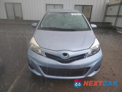 Piąte zdjęcie samochodu w środku: 2013 TOYOTA YARIS VIN:JTDKTUD33DD543711 - miniatura