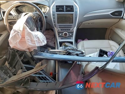 Zdjęcie 8 z 13 samochodu: 2018 LINCOLN MKZ PREMIERE VIN:3LN6L5A96JR623079 - miniatura