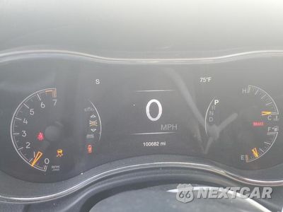 Zdjęcie 9 z 13 samochodu: 2018 JEEP GRAND CHEROKEE LAREDO VIN:1C4RJEAG7JC181689 - miniatura