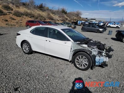 Czwarte zdjęcie samochodu z boku: 2023 TOYOTA CAMRY LE VIN:4T1C11AK3PU136573 - miniatura