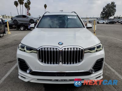 Piąte zdjęcie samochodu w środku: 2022 BMW X7 ALPINA XB7 VIN:5UXCX6C18N9N12638 - miniatura