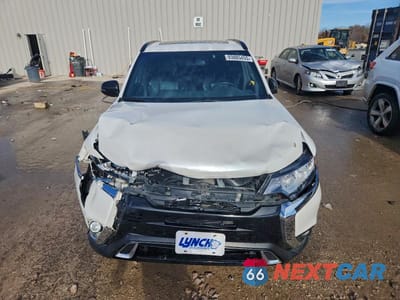 Piąte zdjęcie samochodu w środku: 2019 MITSUBISHI OUTLANDER SE VIN:JA4AD3A31KZ035304 - miniatura