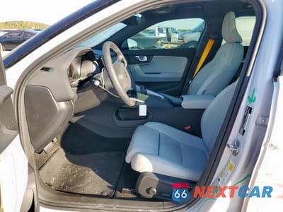 Zdjęcie 7 z 12 samochodu: 2023 POLESTAR 2 VIN:YSMET3KA9PL123507 - miniatura