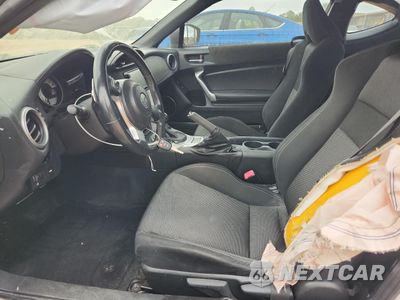 Zdjęcie 7 z 15 samochodu: 2017 TOYOTA 86 BASE VIN:JF1ZNAA12H8711417 - miniatura