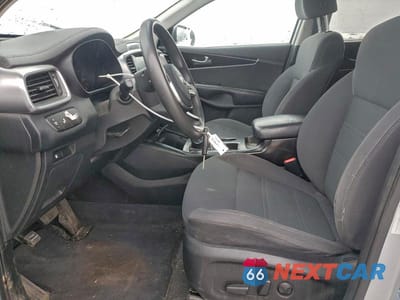 Zdjęcie 7 z 12 samochodu: 2019 KIA SORENTO LX VIN:5XYPGDA53KG485369 - miniatura