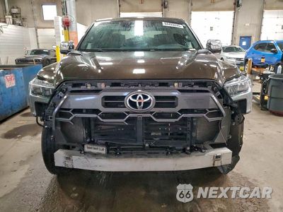 Piąte zdjęcie samochodu w środku: 2023 TOYOTA TUNDRA CREWMAX PLATINUM VIN:5TFMC5DB4PX025812 - miniatura
