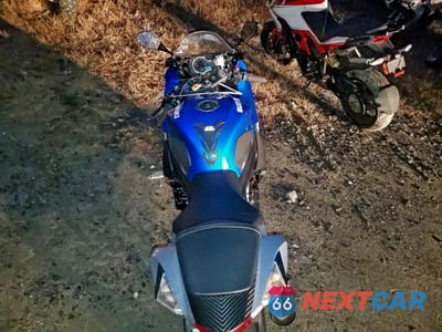 Zdjęcie 6 z 10 samochodu: 2023 SUZUKI GSX-R600 VIN:JS1GN7FA8P7100433 - miniatura