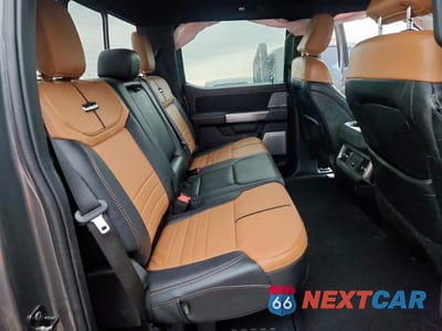 Zdjęcie 10 z 12 samochodu: 2024 FORD SUPER DUTY F-350 W/S VIN:1FT8W3BM6REE92116 - miniatura