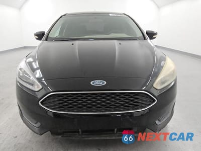 Piąte zdjęcie samochodu w środku: 2017 FORD FOCUS SE VIN:1FADP3K21HL278287 - miniatura