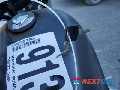 Zdjęcie 8 z 10 samochodu: 2017 HONDA VT1300 CX VIN:JH2SC6120HK200239 - miniatura