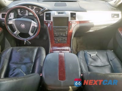 Zdjęcie 8 z 12 samochodu: 2010 CADILLAC ESCALADE VIN:1GYUKAEF3AR196411 - miniatura