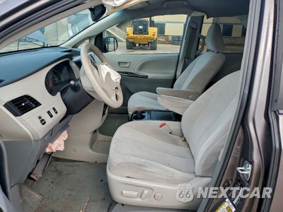 Zdjęcie 7 z 13 samochodu: 2012 TOYOTA SIENNA LE VIN:5TDKK3DC2CS218211 - miniatura