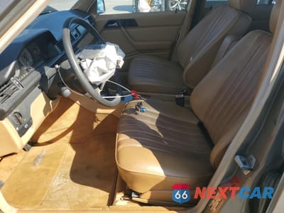 Zdjęcie 7 z 12 samochodu: 1987 MERCEDES-BENZ 300 TDT VIN:WDBEB93D5HF014177 - miniatura