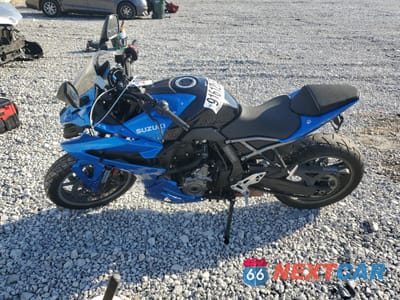 Trzecie zdjęcie samochodu z tyłu: 2024 SUZUKI GSX800 F VIN:JS1EM13B6R7101474 - miniatura