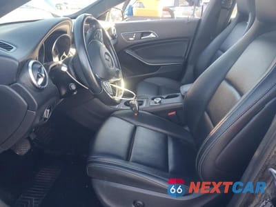 Zdjęcie 7 z 11 samochodu: 2019 MERCEDES-BENZ CLA 250 VIN:WDDSJ4EB1KN759310 - miniatura