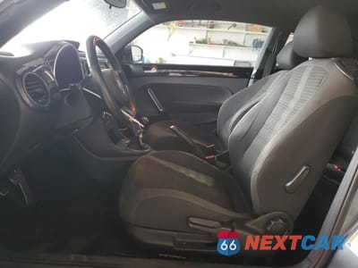 Zdjęcie 7 z 14 samochodu: 2012 VOLKSWAGEN BEETLE TURBO VIN:3VW4A7AT3CM630612 - miniatura