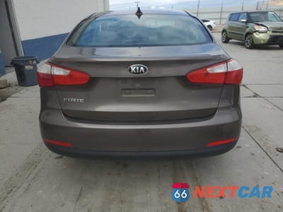 Zdjęcie 6 z 13 samochodu: 2015 KIA FORTE LX VIN:KNAFX4A61F5277829 - miniatura