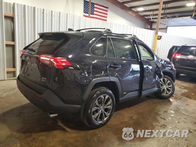 Trzecie zdjęcie samochodu z tyłu: 2025 TOYOTA RAV4 XLE PREMIUM VIN:JTMB6RFV9SJ080717 - miniatura