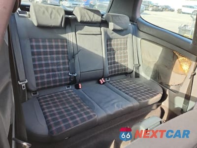 Zdjęcie 10 z 13 samochodu: 2006 VOLKSWAGEN NEW GTI VIN:WVWEV71K56W093510 - miniatura