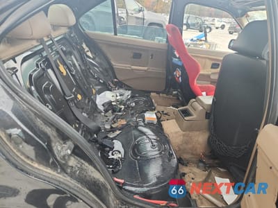 Zdjęcie 10 z 12 samochodu: 1998 BMW 328 I AUTOMATIC VIN:WBACD4322WAV65209 - miniatura